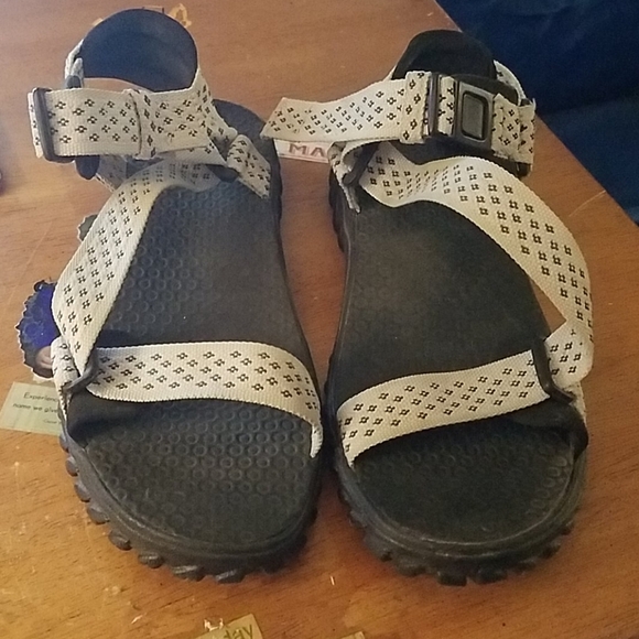 Reebox Strapy Size 7 Sandals - Picture 1 of 5
